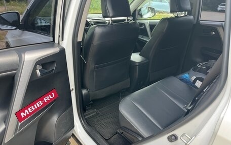 Toyota RAV4, 2018 год, 2 900 000 рублей, 14 фотография