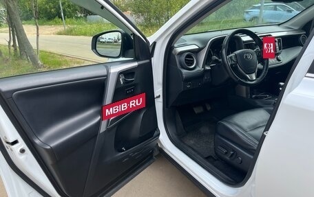 Toyota RAV4, 2018 год, 2 900 000 рублей, 12 фотография