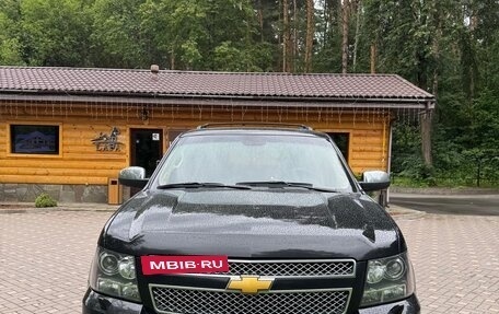 Chevrolet Tahoe III, 2013 год, 2 790 000 рублей, 2 фотография