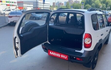 Chevrolet Niva I рестайлинг, 2015 год, 590 000 рублей, 9 фотография