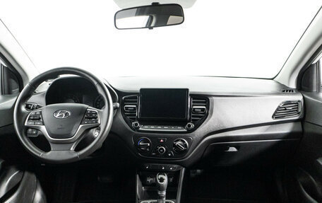 Hyundai Solaris II рестайлинг, 2021 год, 1 399 000 рублей, 13 фотография