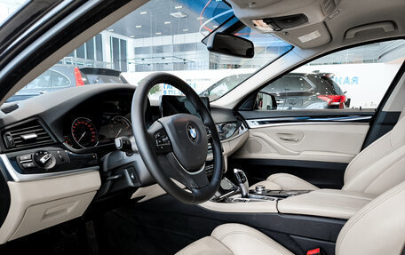 BMW 5 серия, 2015 год, 1 950 000 рублей, 20 фотография
