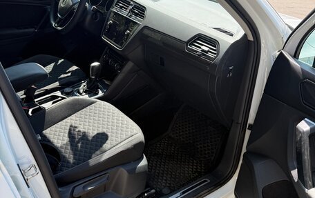 Volkswagen Tiguan II, 2018 год, 3 000 000 рублей, 5 фотография