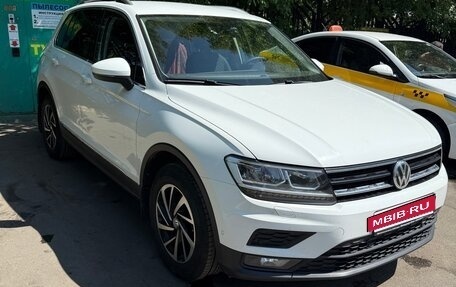 Volkswagen Tiguan II, 2018 год, 3 000 000 рублей, 2 фотография