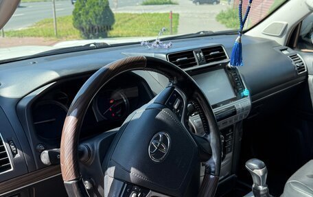 Toyota Land Cruiser Prado 150 рестайлинг 2, 2019 год, 6 000 000 рублей, 18 фотография
