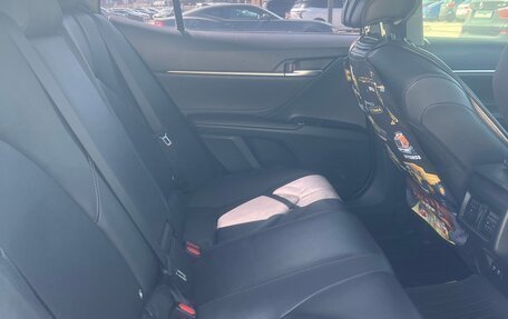 Toyota Camry, 2018 год, 2 950 000 рублей, 6 фотография