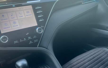 Toyota Camry, 2018 год, 2 950 000 рублей, 8 фотография