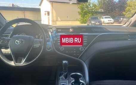 Toyota Camry, 2018 год, 2 950 000 рублей, 7 фотография