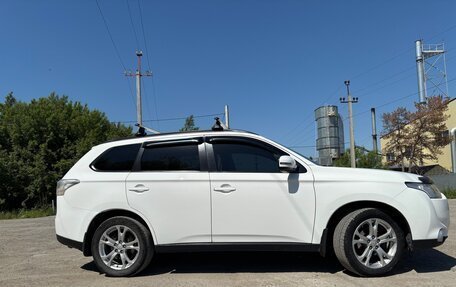 Mitsubishi Outlander III рестайлинг 3, 2013 год, 1 570 000 рублей, 5 фотография