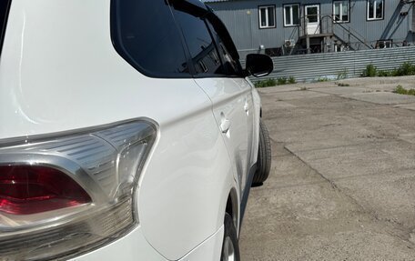 Mitsubishi Outlander III рестайлинг 3, 2013 год, 1 570 000 рублей, 7 фотография