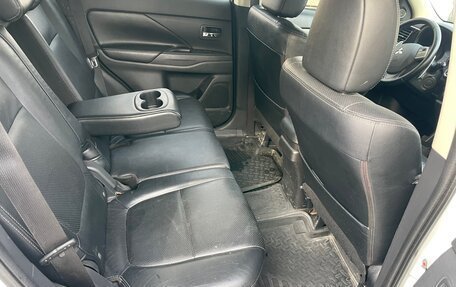 Mitsubishi Outlander III рестайлинг 3, 2013 год, 1 570 000 рублей, 9 фотография