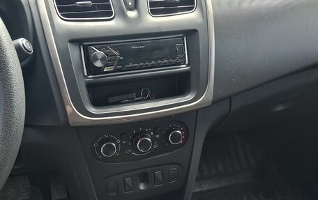 Renault Logan II, 2015 год, 499 000 рублей, 5 фотография