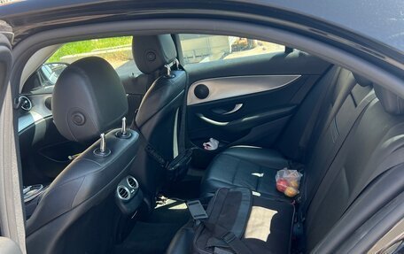 Mercedes-Benz E-Класс, 2016 год, 2 500 000 рублей, 8 фотография