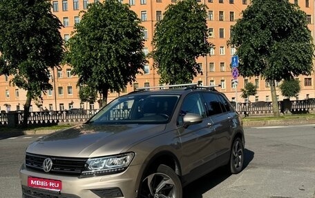 Volkswagen Tiguan II, 2019 год, 1 950 000 рублей, 1 фотография