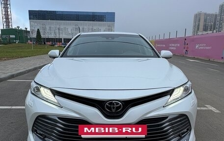 Toyota Camry, 2020 год, 3 300 000 рублей, 3 фотография