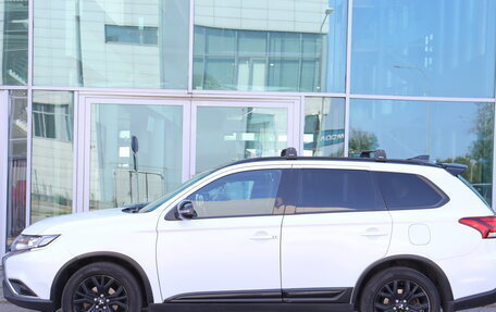 Mitsubishi Outlander III рестайлинг 3, 2021 год, 1 799 000 рублей, 5 фотография