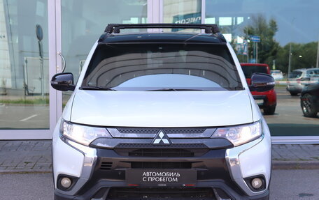 Mitsubishi Outlander III рестайлинг 3, 2021 год, 1 799 000 рублей, 2 фотография