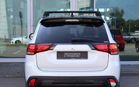 Mitsubishi Outlander III рестайлинг 3, 2021 год, 1 799 000 рублей, 7 фотография