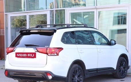 Mitsubishi Outlander III рестайлинг 3, 2021 год, 1 799 000 рублей, 6 фотография