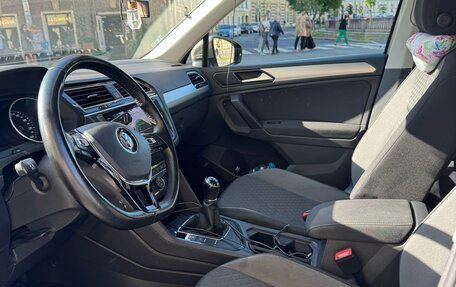 Volkswagen Tiguan II, 2019 год, 1 950 000 рублей, 8 фотография