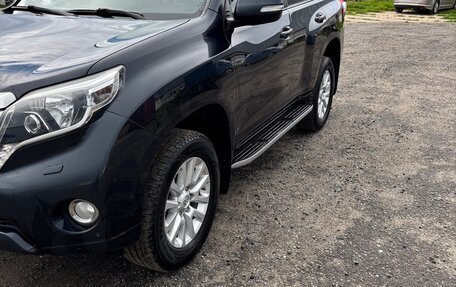 Toyota Land Cruiser Prado 150 рестайлинг 2, 2014 год, 3 000 000 рублей, 2 фотография