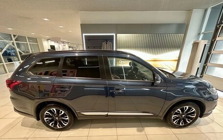 Mitsubishi Outlander III рестайлинг 3, 2022 год, 2 549 000 рублей, 4 фотография