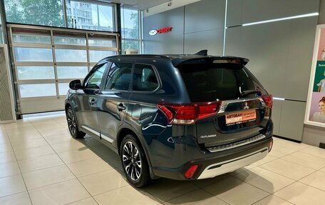 Mitsubishi Outlander III рестайлинг 3, 2022 год, 2 549 000 рублей, 7 фотография