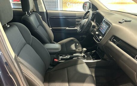Mitsubishi Outlander III рестайлинг 3, 2022 год, 2 549 000 рублей, 13 фотография