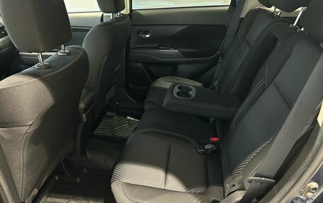 Mitsubishi Outlander III рестайлинг 3, 2022 год, 2 549 000 рублей, 10 фотография