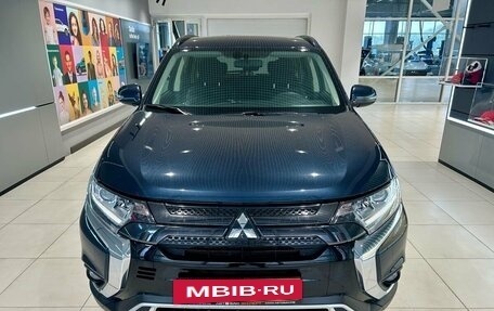 Mitsubishi Outlander III рестайлинг 3, 2022 год, 2 549 000 рублей, 2 фотография