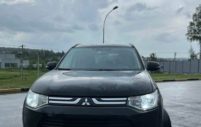Mitsubishi Outlander III рестайлинг 3, 2013 год, 1 100 000 рублей, 1 фотография