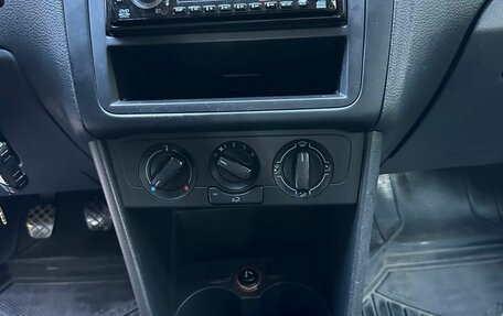 Volkswagen Polo VI (EU Market), 2010 год, 700 000 рублей, 26 фотография