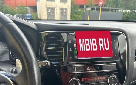 Mitsubishi Outlander III рестайлинг 3, 2018 год, 3 100 000 рублей, 10 фотография