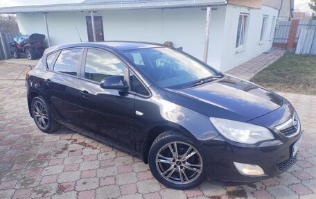 Opel Astra J, 2011 год, 637 000 рублей, 3 фотография