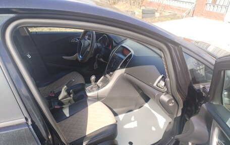 Opel Astra J, 2011 год, 637 000 рублей, 16 фотография