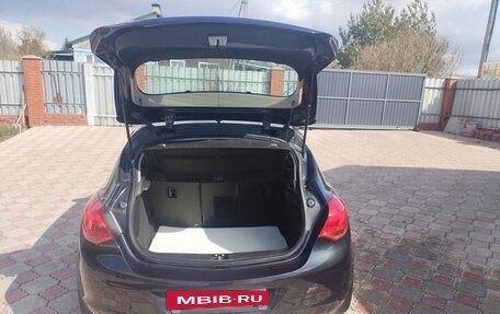 Opel Astra J, 2011 год, 637 000 рублей, 13 фотография