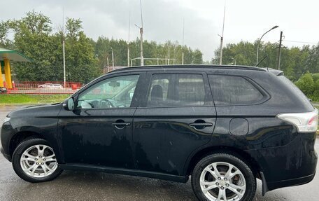 Mitsubishi Outlander III рестайлинг 3, 2013 год, 1 100 000 рублей, 4 фотография