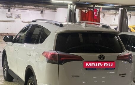 Toyota RAV4, 2016 год, 2 400 000 рублей, 5 фотография