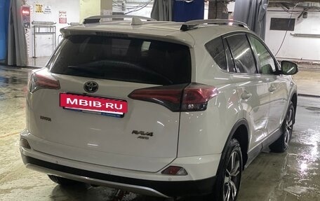 Toyota RAV4, 2016 год, 2 400 000 рублей, 3 фотография