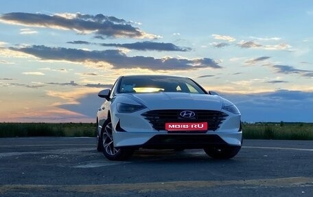 Hyundai Sonata VIII, 2021 год, 2 700 000 рублей, 1 фотография