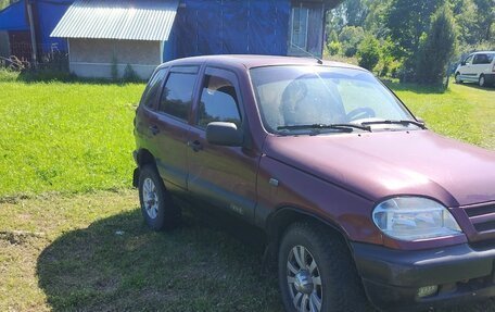 Chevrolet Niva I рестайлинг, 2004 год, 300 000 рублей, 3 фотография