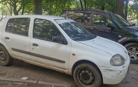 Renault Clio III, 2001 год, 70 000 рублей, 2 фотография