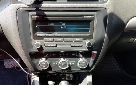 Volkswagen Jetta VI, 2012 год, 1 100 000 рублей, 24 фотография