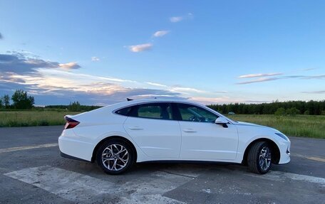 Hyundai Sonata VIII, 2021 год, 2 700 000 рублей, 7 фотография