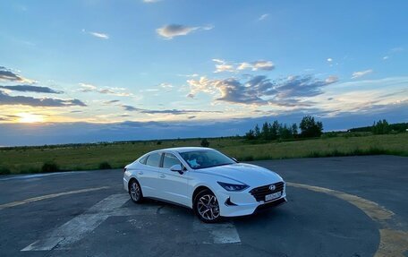 Hyundai Sonata VIII, 2021 год, 2 700 000 рублей, 2 фотография