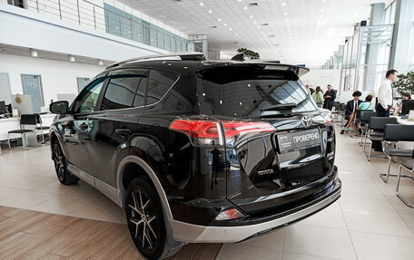Toyota RAV4, 2017 год, 2 245 000 рублей, 8 фотография