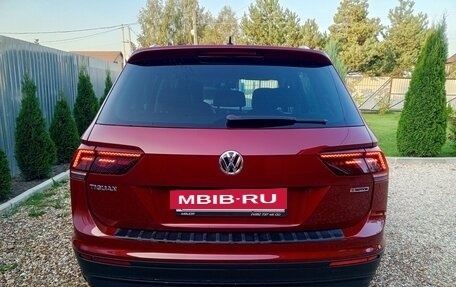 Volkswagen Tiguan II, 2018 год, 2 435 000 рублей, 2 фотография