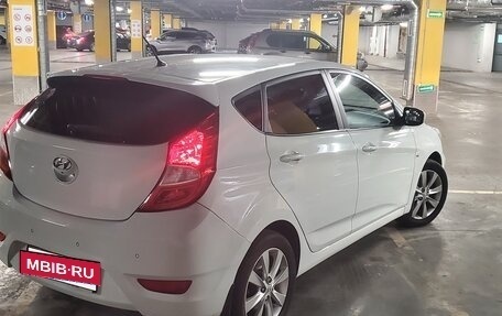 Hyundai Solaris II рестайлинг, 2012 год, 910 000 рублей, 3 фотография