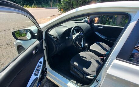 Hyundai Solaris II рестайлинг, 2012 год, 910 000 рублей, 10 фотография