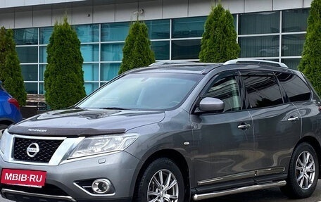 Nissan Pathfinder, 2015 год, 1 755 000 рублей, 11 фотография